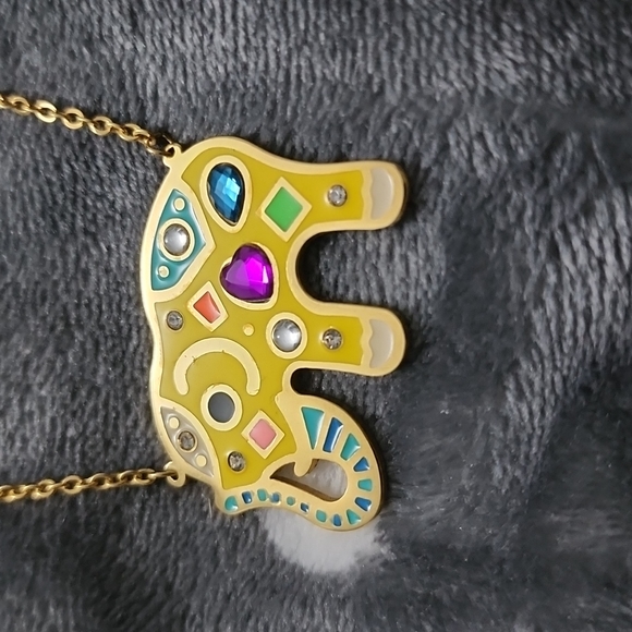 STAINLESS STEEL LUCK ELEPHANT NECKLACE - Picture 2 of 4